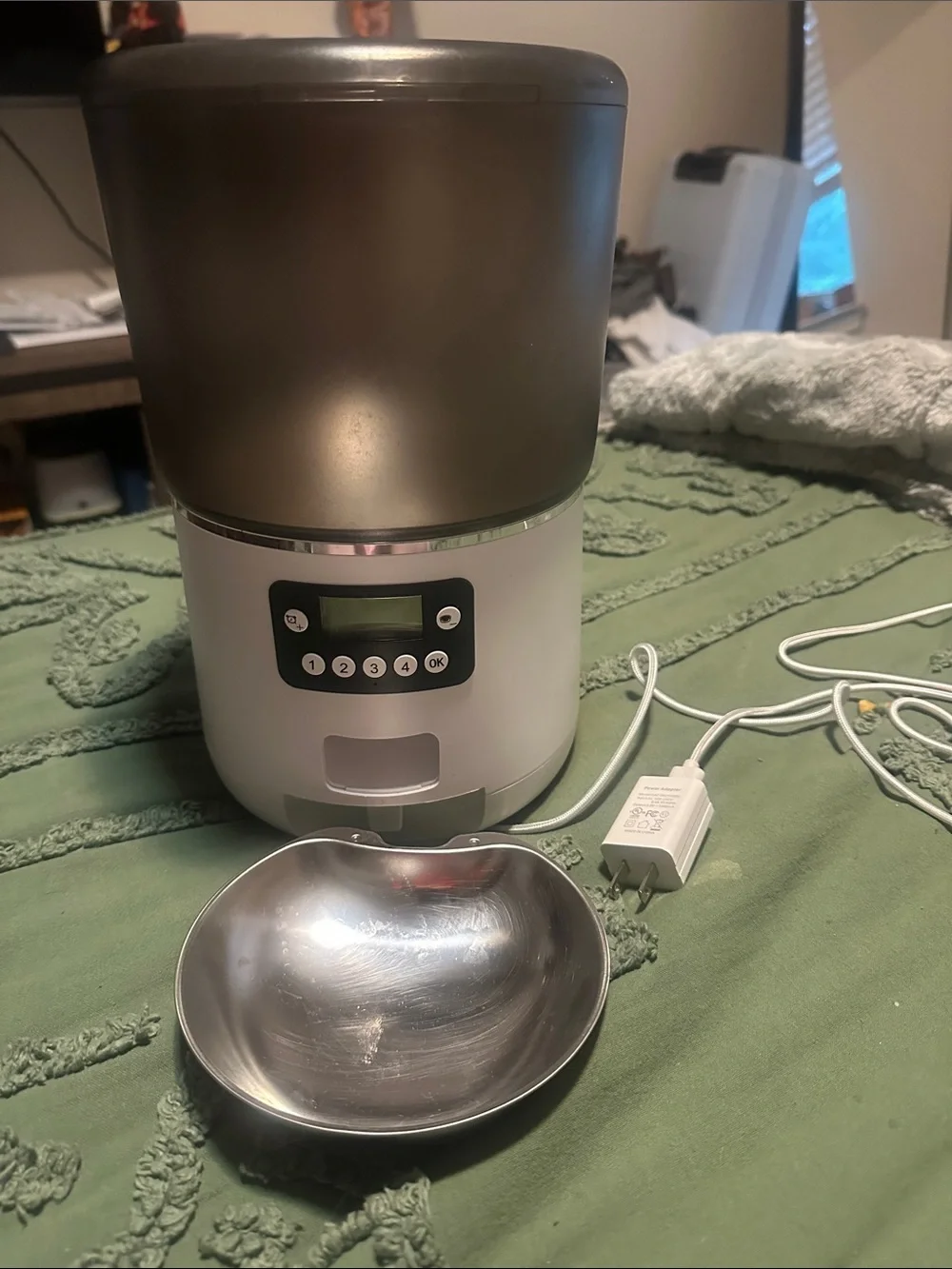 Cat Feeder